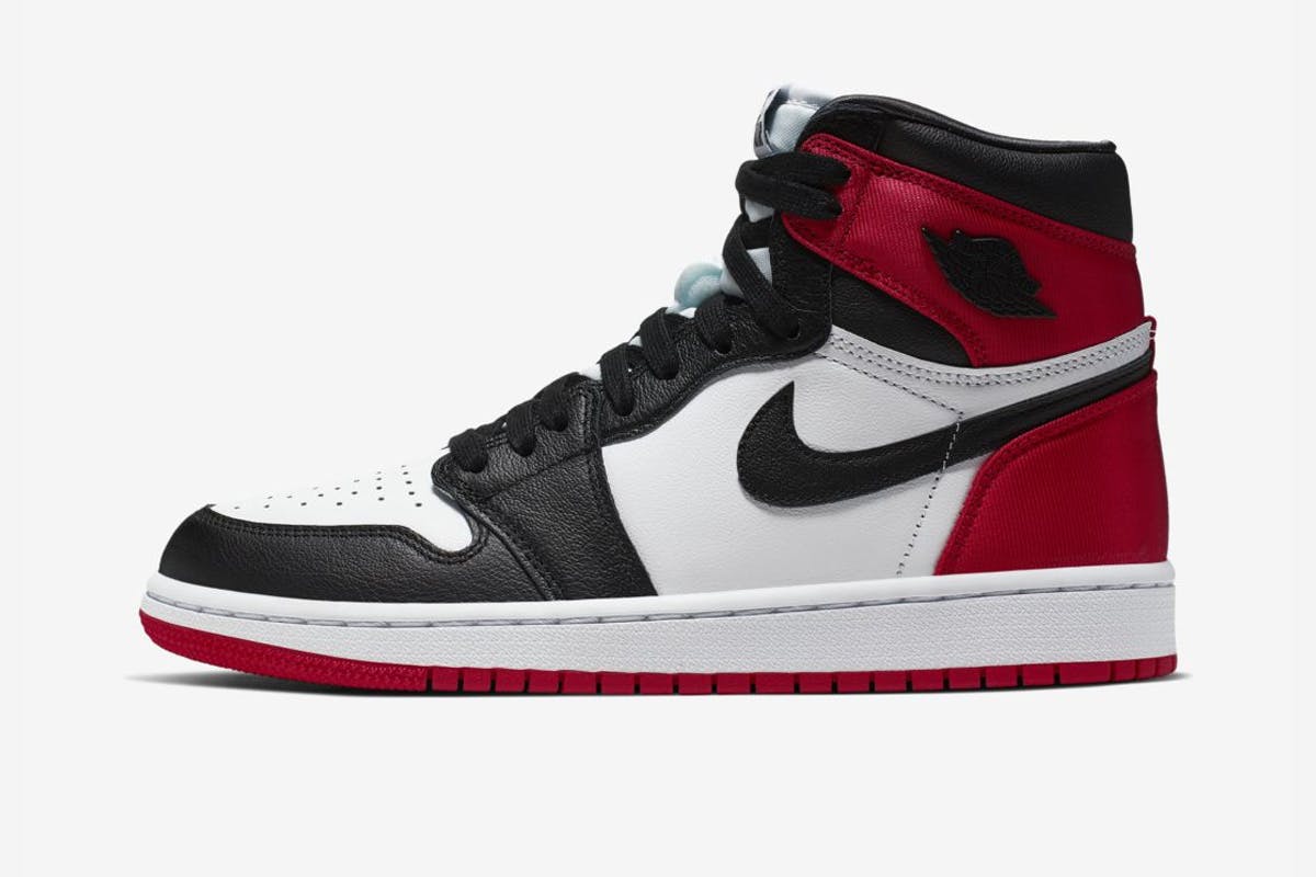 air jordan one satin black toe